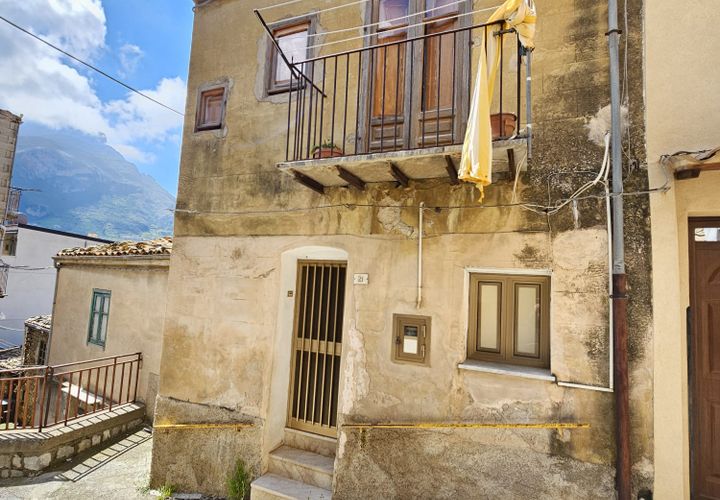 Landsbyhus i Collesano, Palermo, Collesano - € 35.000 | Ref: 10636 - foto 1